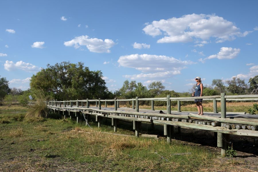Die Holzbrücke am Khwai North Gate im Moremi National Park