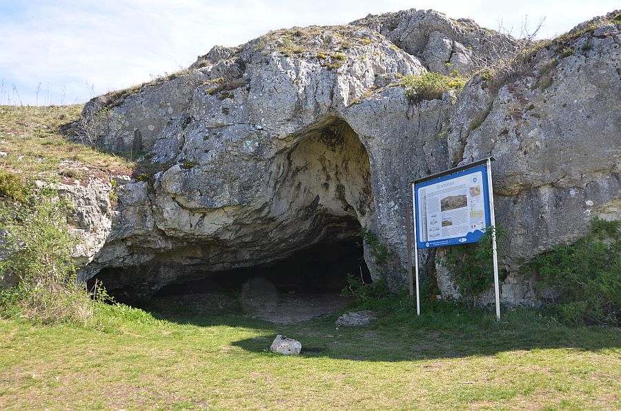 Blick auf die Große Ofnethöhle