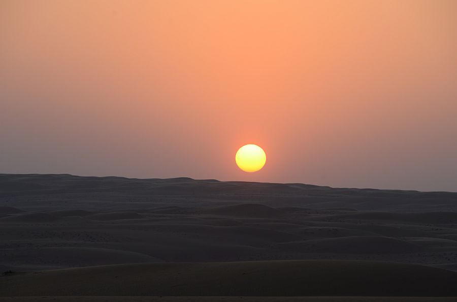 Sonnenuntergang in der Al Sharqyah Wüste