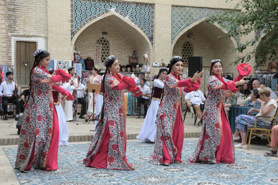 Buchara: traditioneller usbekischer Tanz