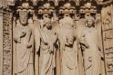 Statuen auf dem Hauptportal von Notre Dame